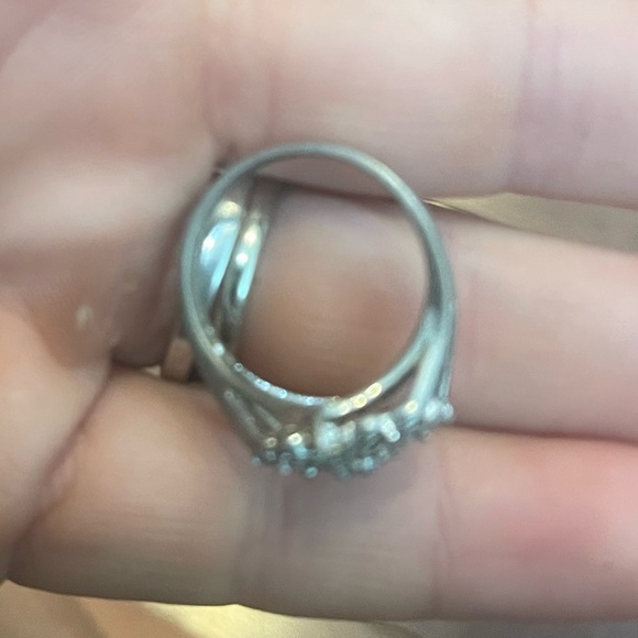 Cubic Zirconia Stone Pure sterling silver Ring - size 7 - Picture 3 of 4